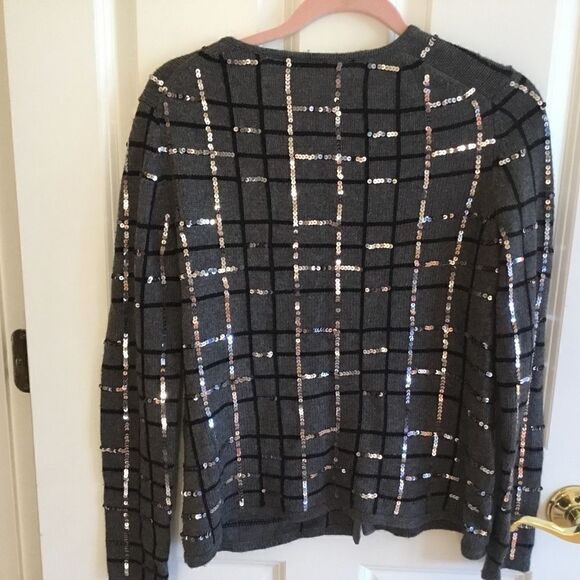 NWOT. Charter Club Women’s M Grey Sweater - Picture 4 of 8